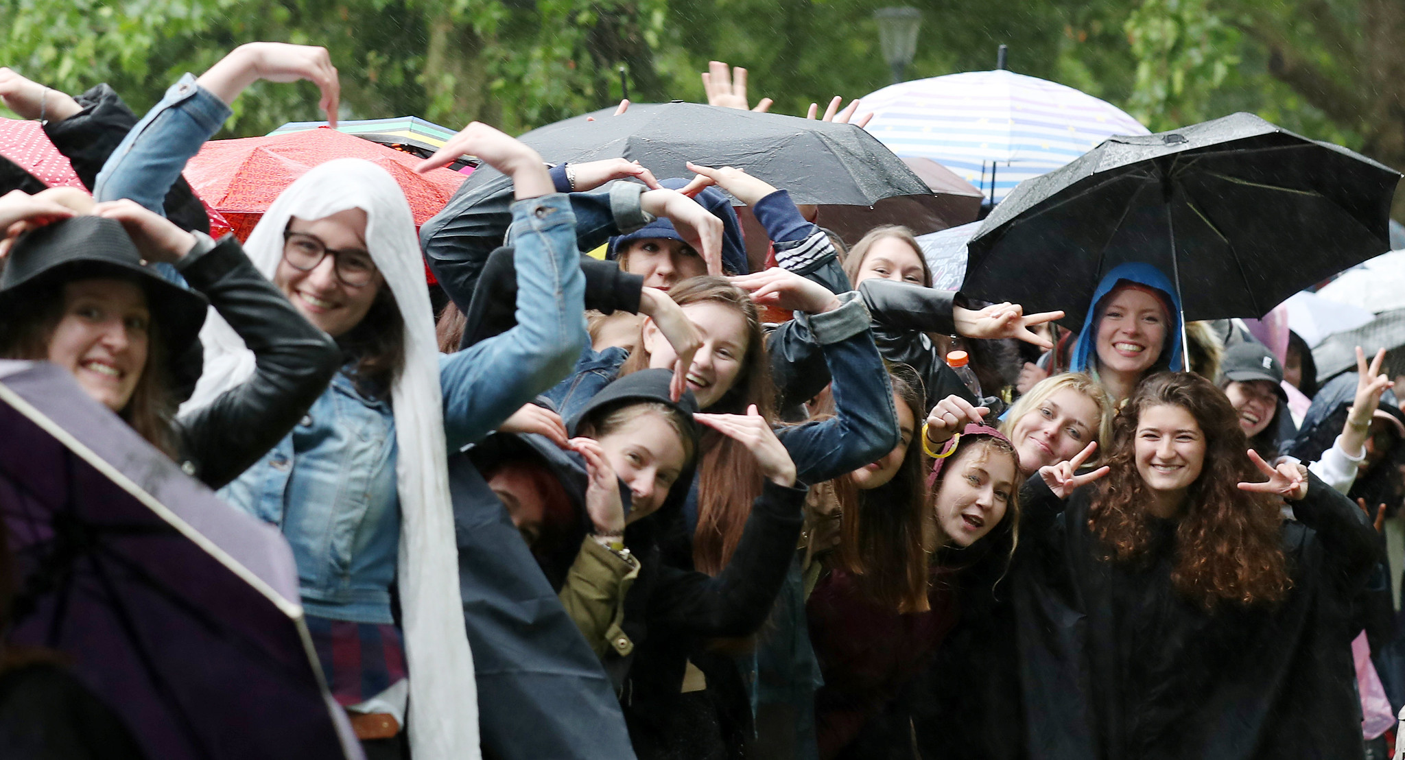 Fans disfrutando del K-CON en París.