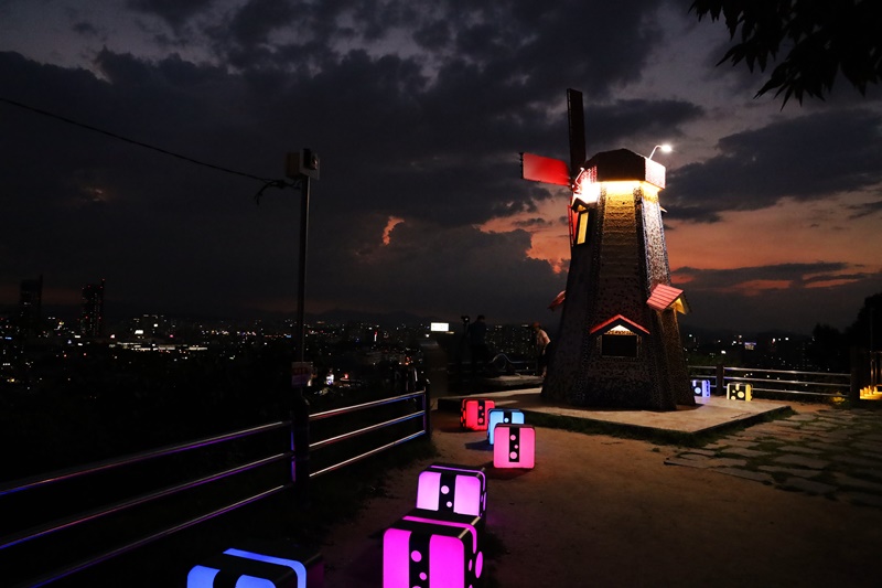  大田大洞天空公园夜景。 韩宣网名誉记者李松 摄