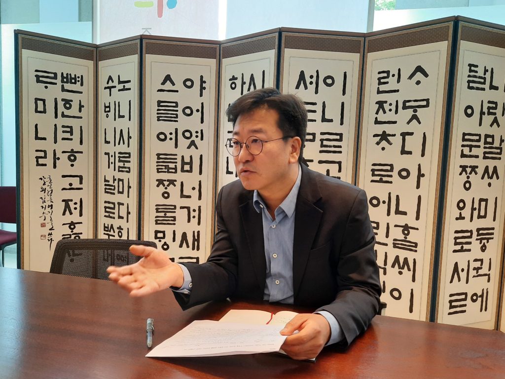 Interview: Meet Kim Jae-Hwan, The Director Of The Korean Cultural Center In  Brussels : Korea.Net : The Official Website Of The Republic Of Korea