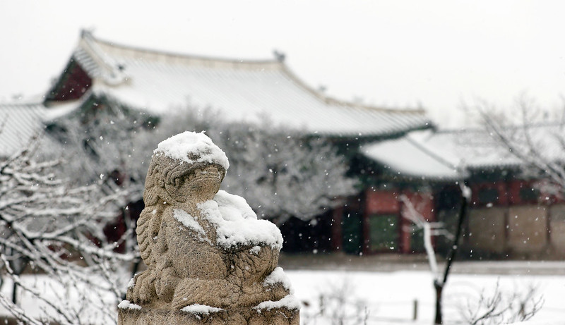 Snowfall_Gyeongbokgung_Palace_20201213