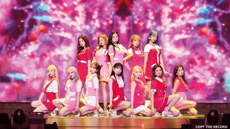 グローバル女性アイドルグループ「IZ*ONE」＝IZ*ONE 公式Twitter