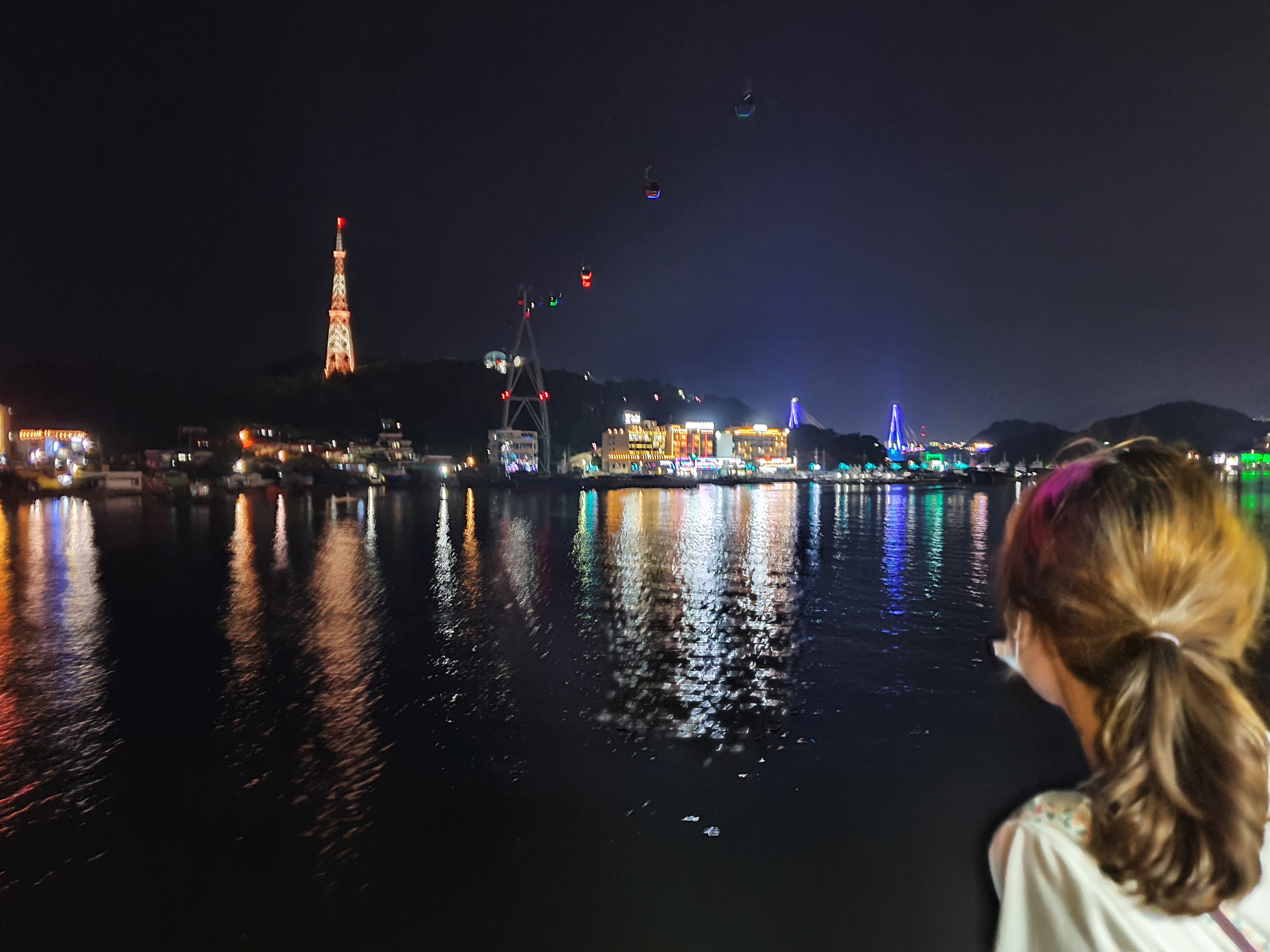 韩国丽水邮轮夜海景。韩宣网名誉记者凌卓凝 摄