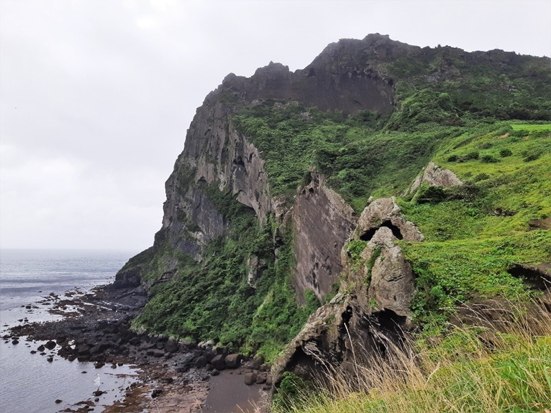 Ilchulbong peak