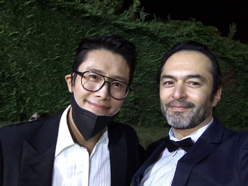 Festival de Cannes 2021 l’acteur Lee Byun-hun et Jésus Castro ⓒ Jésus Castro-Ortega