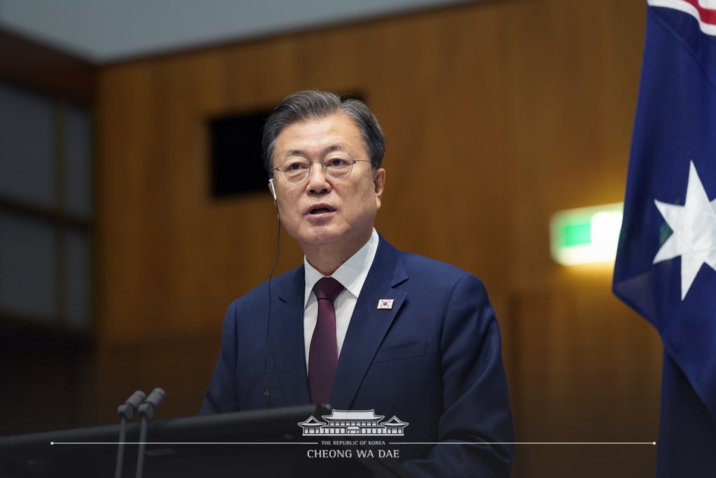 Le président Moon Jae-in, le 13 décembre, s'exprime lors d'une conférence de presse conjointe après son sommet bilatéral avec le Premier ministre australien Scott Morrison, au Parlement de Canberra, en Australie. ⓒ Compte Facebook de Cheong Wa Dae