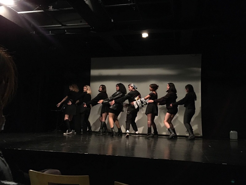 Représentation des élèves des cours de danse cover K-pop de l’association K-54. © Photo : Mathilde Schrobiltgen