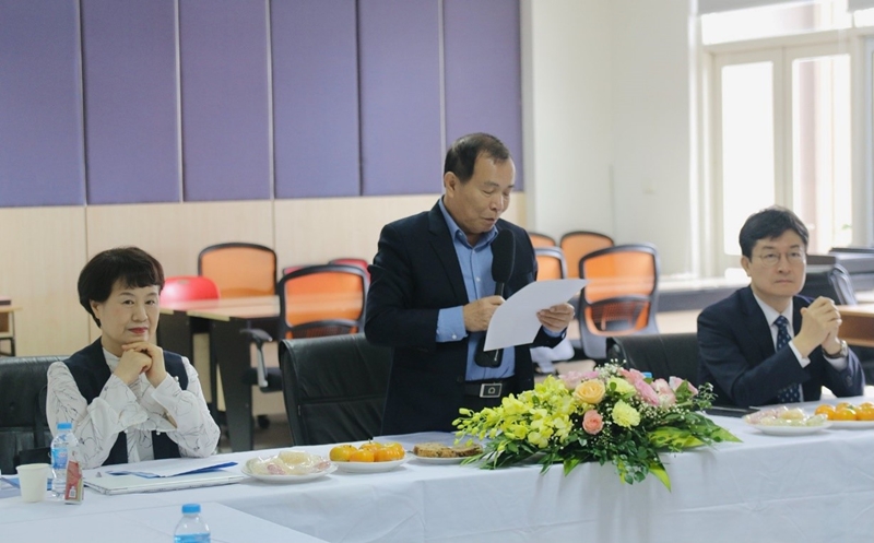 Thầy Phan Huy Phú – Hiệu trưởng Đại học Thăng Long phát biểu tại sự kiện. (Ảnh: Bộ môn Ngôn ngữ Hàn Quốc – Đại học Thăng Long)