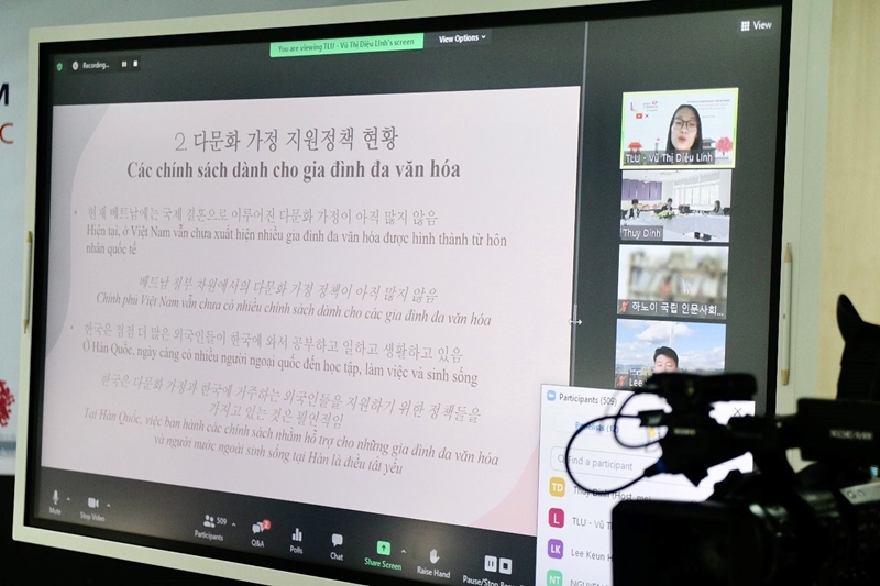 Hội thảo nhận được sự tham gia đông đảo của sinh viên hai nước Việt Nam – Hàn Quốc. (Ảnh: Bộ môn Ngôn ngữ Hàn Quốc - Đại học Thăng Long)