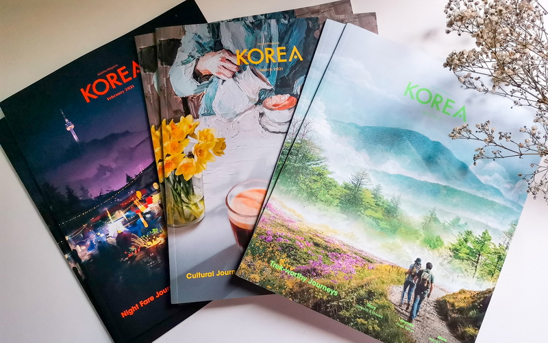 Ejemplares en formato físico de las ediciones de la revista 'KOREA' donde incluyeron mis artículos (ediciones de febrero, marzo y abril de 2021). 