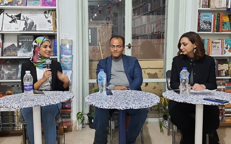 اللقاء مع كاتبة نورا ناجي والمترجميين محمد نجيب ومنار الديناري (الصورة من المراسلة الفخرية شيماء رشدي)