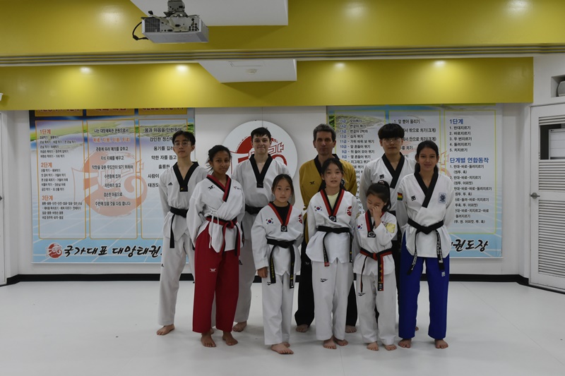 Entrainement dans le dojang de Maître Um. ⓒ Daniel Formichi