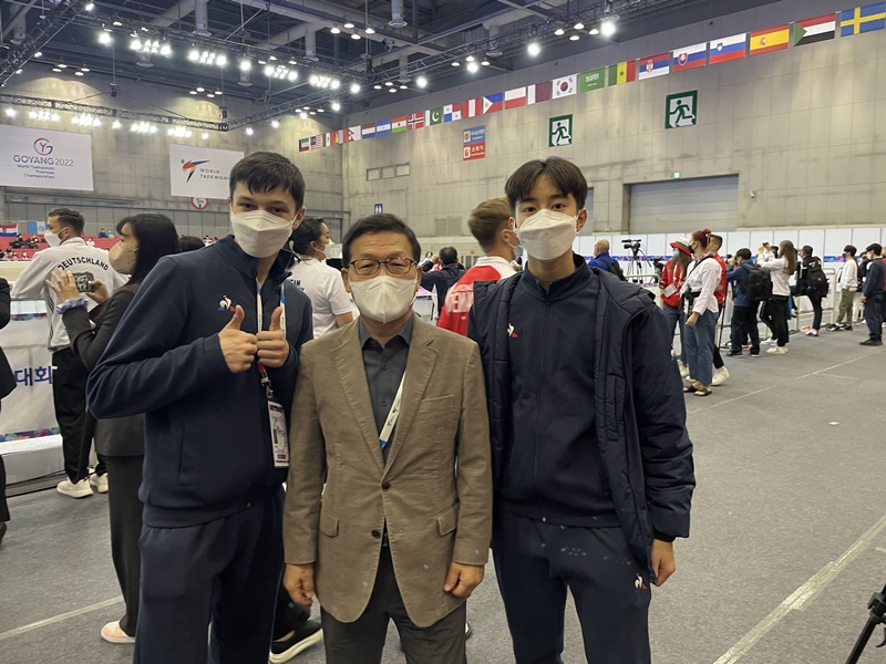 Rencontres avec les Maîtres Kang Ik-pil et Ahn Jae-young au KINTEX. ⓒ Daniel Formichi