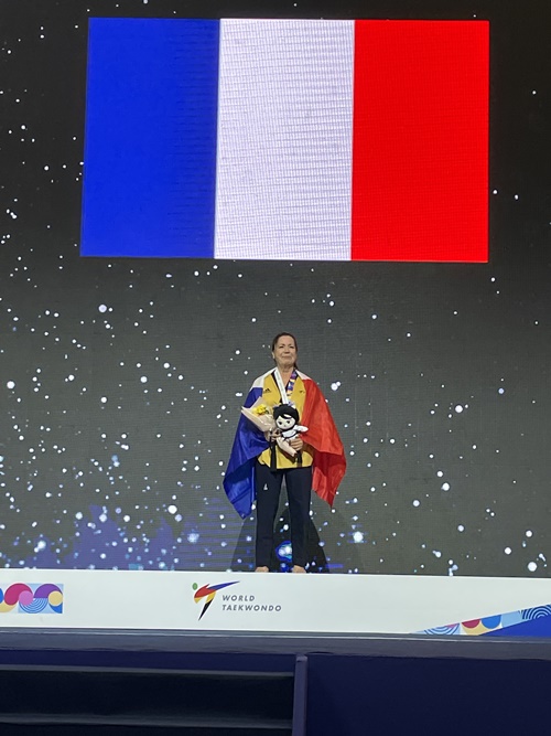 Médaille de bronze. Marie-France Carlier David en « master +65 ans ». ⓒ Daniel Formichi