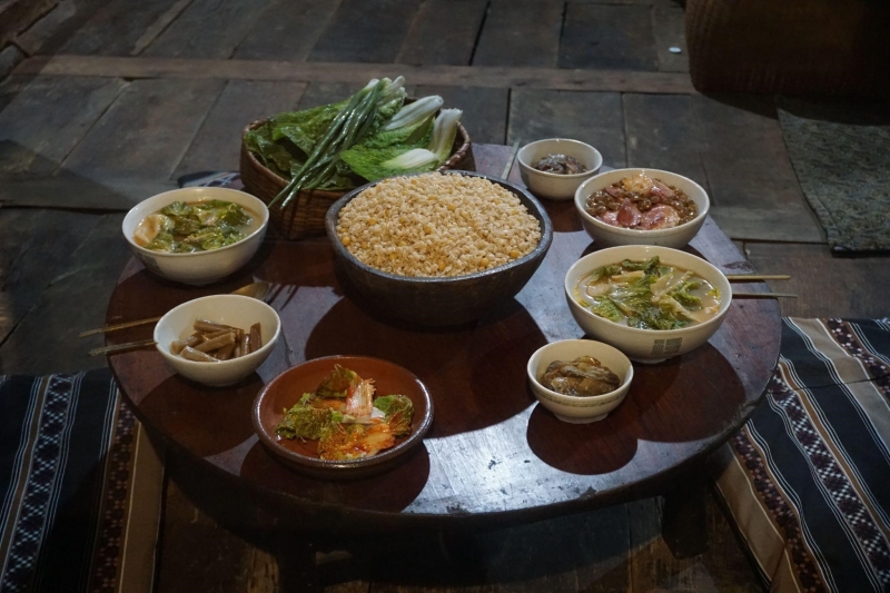  Một bữa ăn mô phỏng của những Haenyeo sinh sống trên đảo Jeju. (Ảnh: Nguyễn Ngọc Quang) 