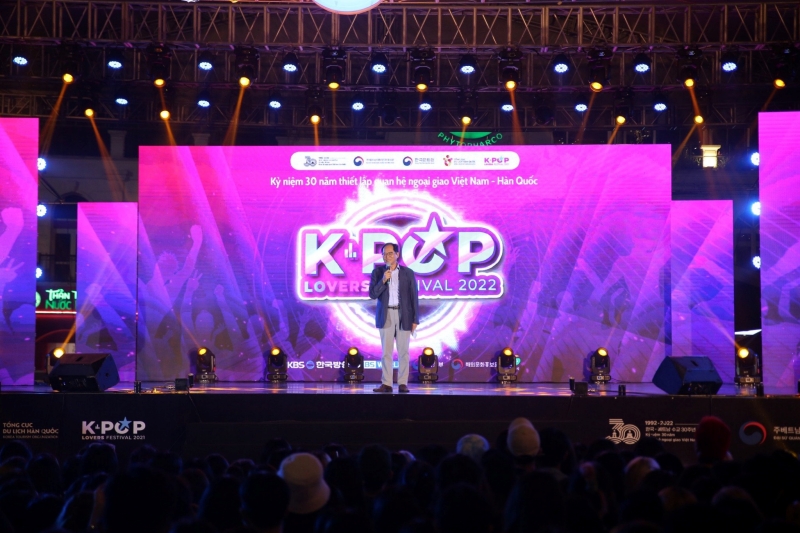 Mở đầu đêm hội là phần phát biểu dễ thương bằng tiếng Việt của Đại sứ Park Noh-wan. (Ảnh: Trang Facebook chính thức của Trung tâm Văn hóa Hàn Quốc tại Việt Nam)