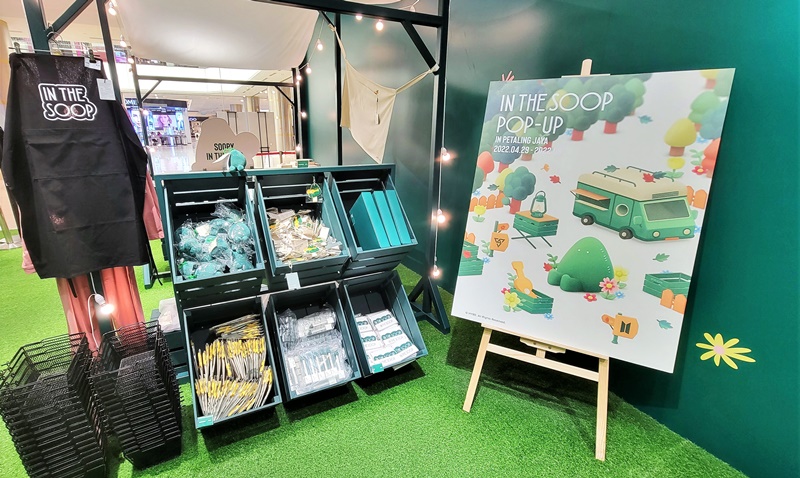 粉丝们可以在In the Soop快闪店里找到300多种限量版商品。韩宣网名誉记者张欣蕾 摄