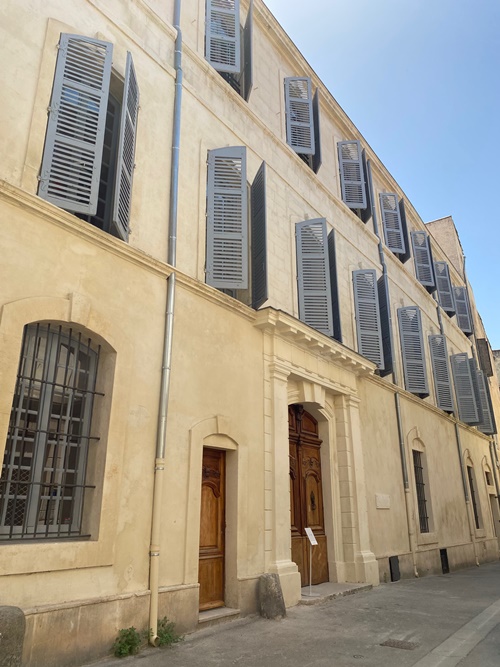 Hotel Vernon Arles. Lee Ufan