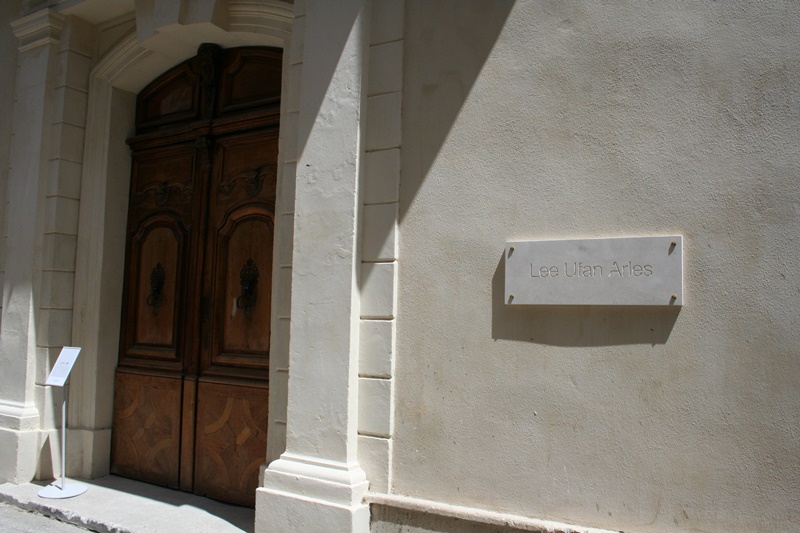 entree de Lee Ufan Arle. Hotel Vernon