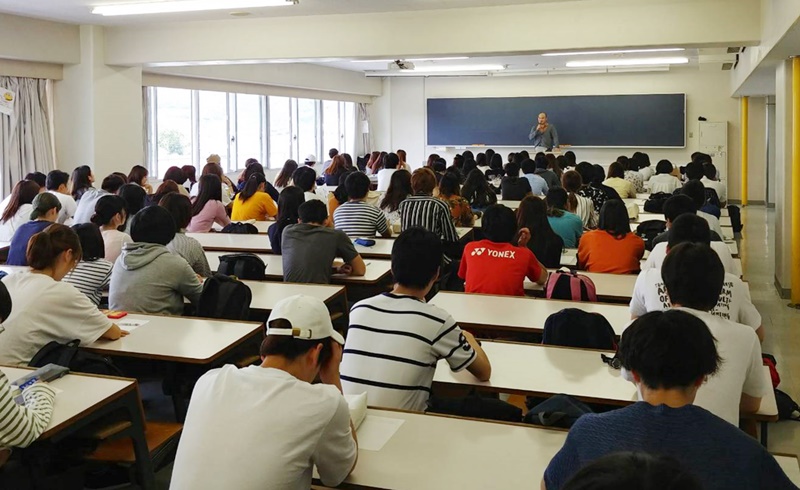 ２０１８年、東海大学で韓国語を学んでいる学生たち＝木村吉貴撮影