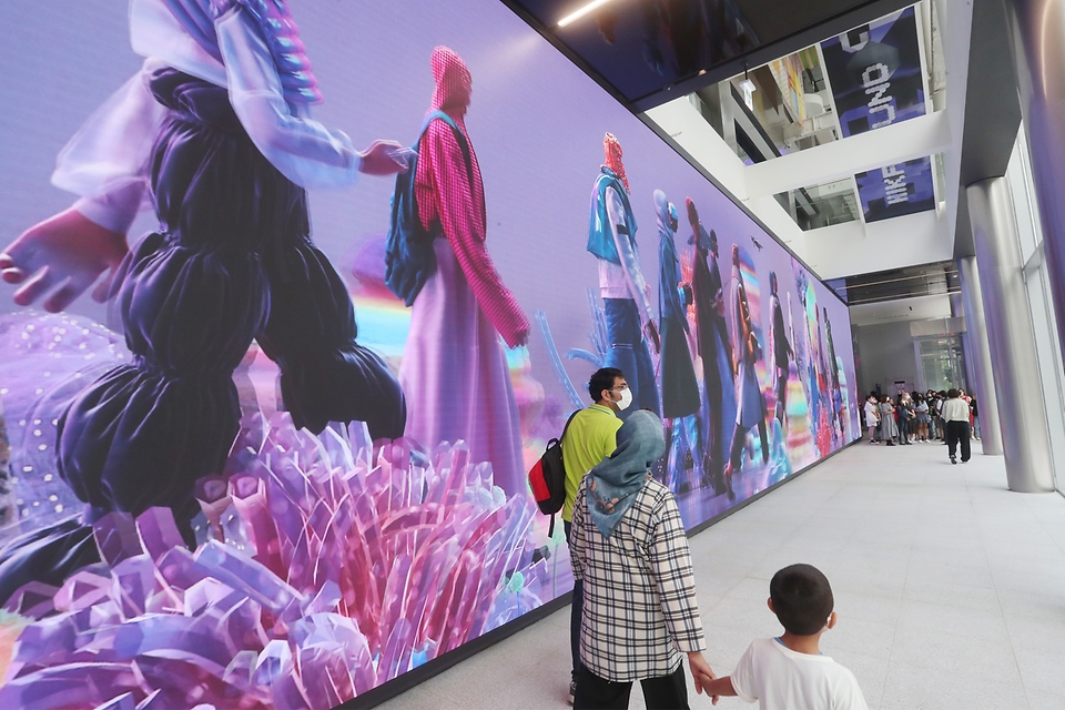 Der neue Spielplatz für Reisende nach Seoul, HiKR Ground, eine eXtended Reality Korea-Werbehalle, hat am 22. Juli seine Türen geöffnet. © Büro für öffentliche Kommunikation des Ministeriums für Kultur, Sport und Tourismus