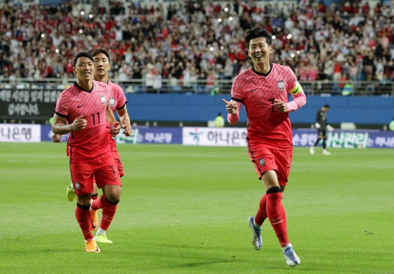 Son Heung-min được mệnh danh là “tương lai” của nền bóng đá châu Á. (Ảnh: Yonhap News)