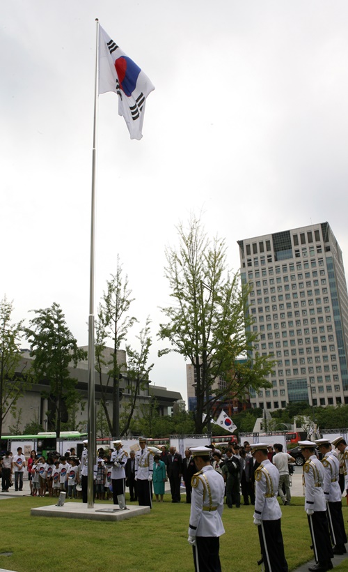 Photo N°7. Exemples de commémorations officielles le jour du « National Liberation Day of Korea ». Seoul. (Crédits photos : Korea Culture and Information Service. Ministry of Culture, Sports and Tourism / Jeon Han )