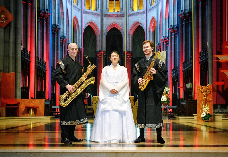 Photos 10 : Le Moon Trio à la Cathédrale Notre-Dame-de-la-Treille de Lille en France dans laquelle il se produit chaque année à l’occasion du Festival d'Été.(crédits photos : Moon Trio)