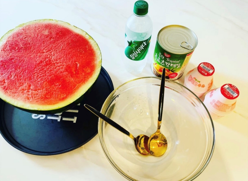 Subak Hwachae là món tráng miệng rất được ưa chuộng ở xứ sở Kim Chi. (Ảnh: Nguyễn Hà Linh)
