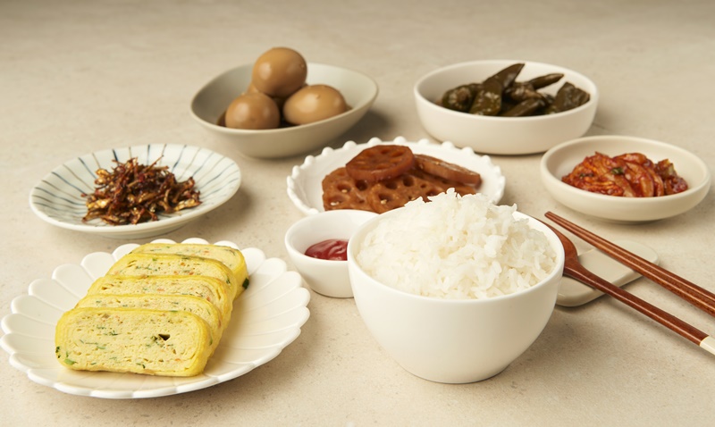 ▲ 传统的韩国早餐。图片来源：iclickart（根据版权法，图片未经允许严禁转载复制）