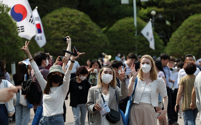 Les visiteurs de Cheong Wa Dae ⓒ Jeon Han / Korea.net