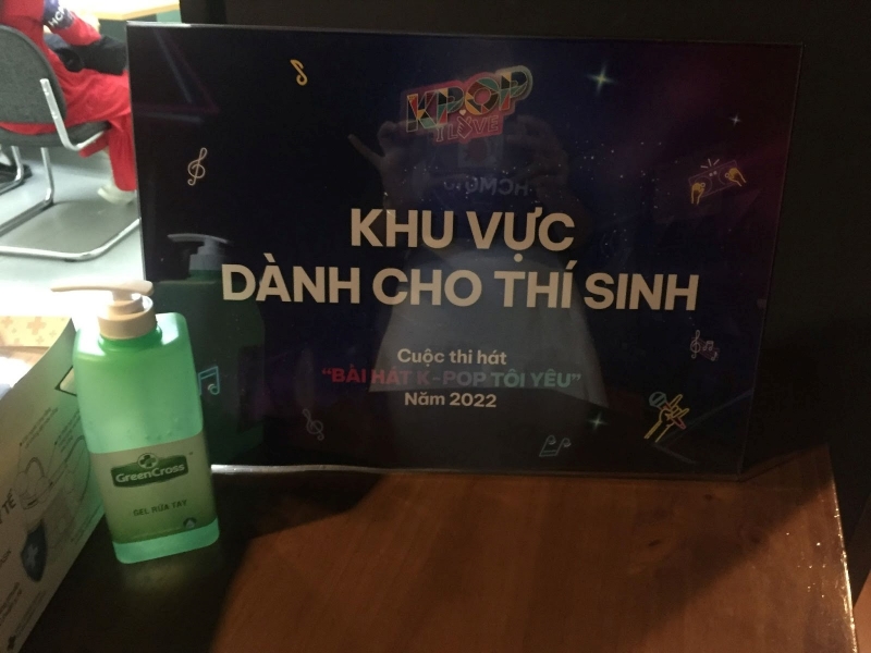 Bàn thông báo khu vực dành cho thí sinh sau khi điền thông tin. (Ảnh: Nguyễn Ngọc Thư Kỳ)