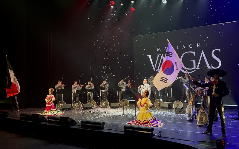 Actuaciones como la del mariachi Vargas, que fue declarado Patrimonio Cultural Inmaterial de la Humanidad por la UNESCO en 2011, continúan los esfuerzos por profundizar en el conocimiento sobre México entre los coreanos.