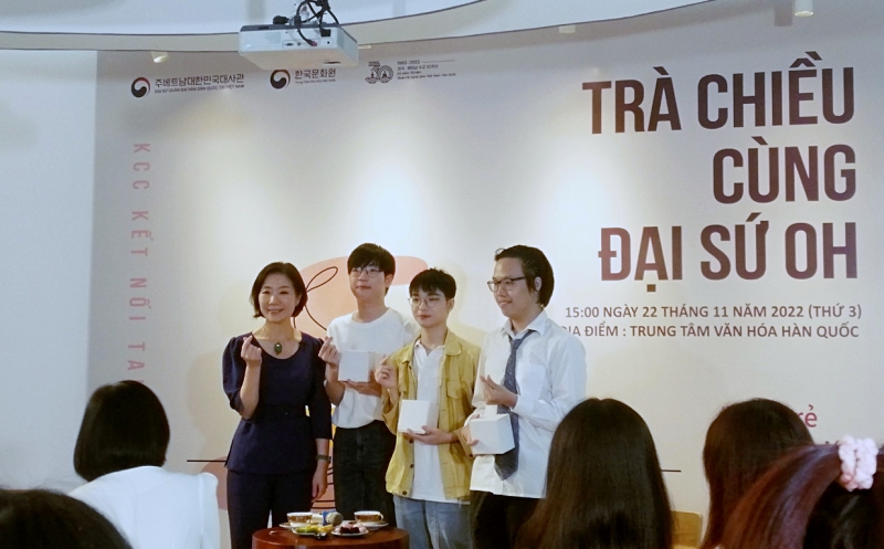 Tiệc trà chiều được tổ chức tại Trung tâm Văn hóa Hàn Quốc tại Việt Nam, trụ sở Hà Nội. (Ảnh: Lưu Thị Thu Loan)