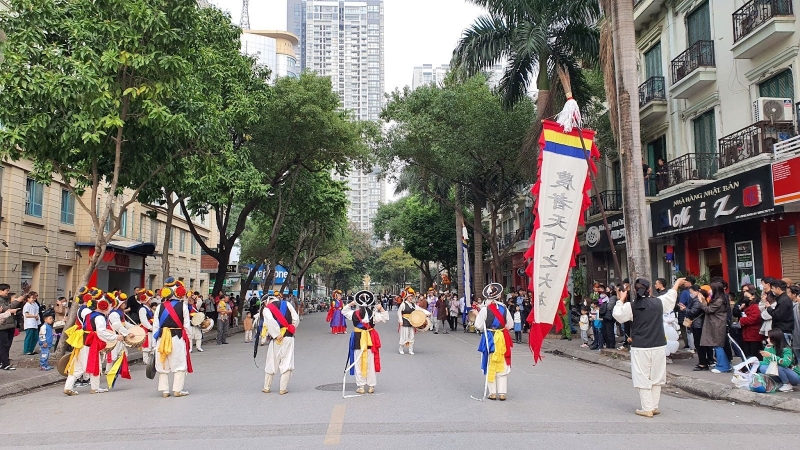 Nhiều hoạt động sôi nổi đã diễn ra tại Con đường văn hóa hữu nghị Việt Hàn. (Ảnh: Trần Hải Anh)