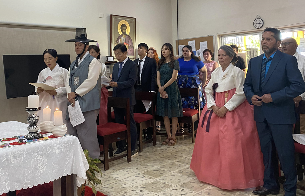 La reportera honoraria Alexia Hurtado asiste a una boda multicultural entre un mexicano y una coreana en la ciudad de Mérida.