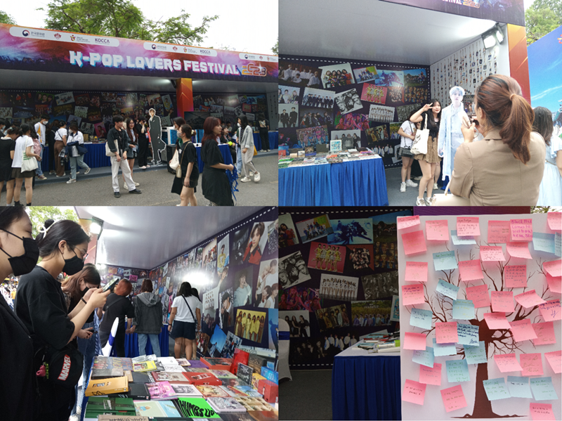 Đông đảo các bạn trẻ đến tham quan khu vực triển lãm K-pop, chụp hình check in và viết những lời nhắn ý nghĩa dành tặng cho các nhóm nhạc mà bản thân yêu thích. (Ảnh: Lưu Thị Thu Loan)