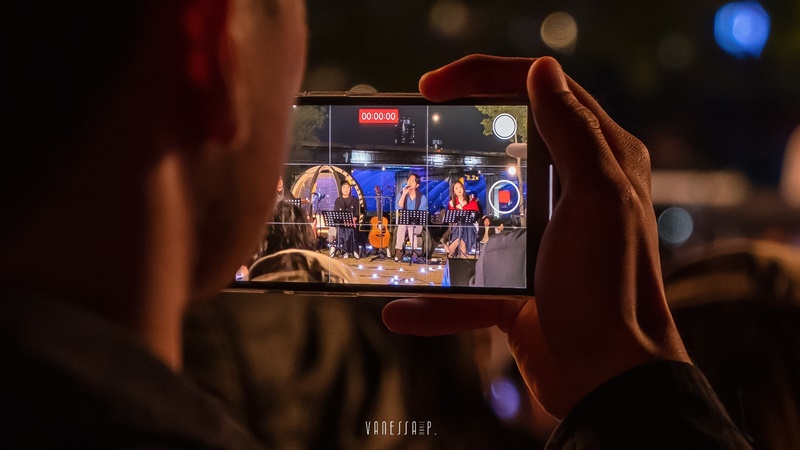 A cette occasion, nombreux sont les spectateurs à être venus apprécier les festivités et le spectacle organisé par Wonder Busking.