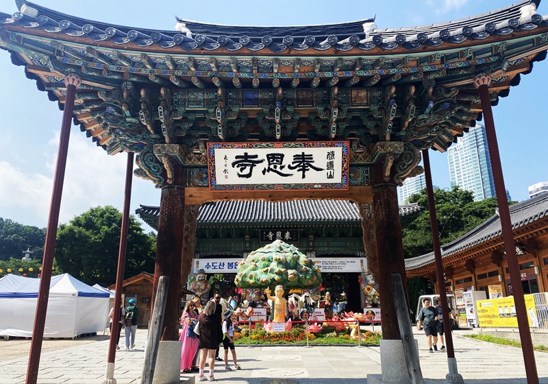 位于首尔市江南区的奉恩寺。韩宣网名誉记者沈秋仪 摄