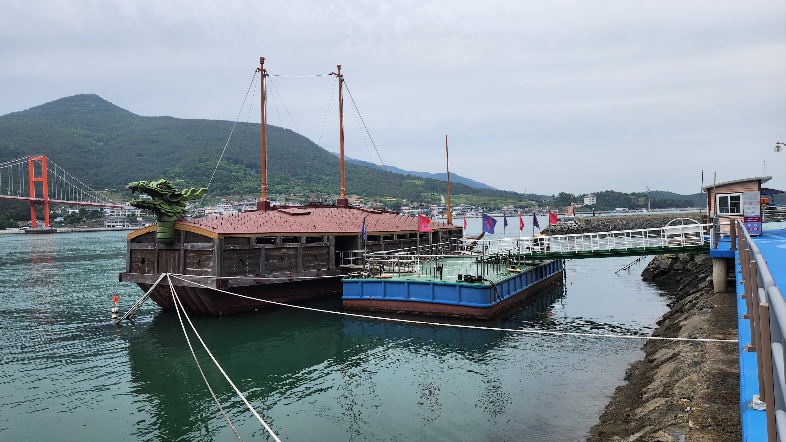 Le bateau tortue, reproduction des navires de Yi Sun-sin.