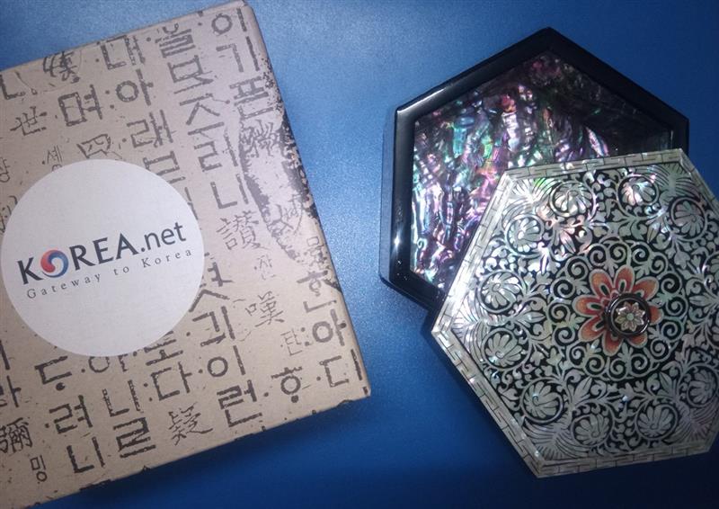 Hermoso joyero recibido como regalo de la oficina de Korea.net por fin de año al ser reconocida como una de los mejores reporteros honorarios en 2021. | Dayviana Díaz