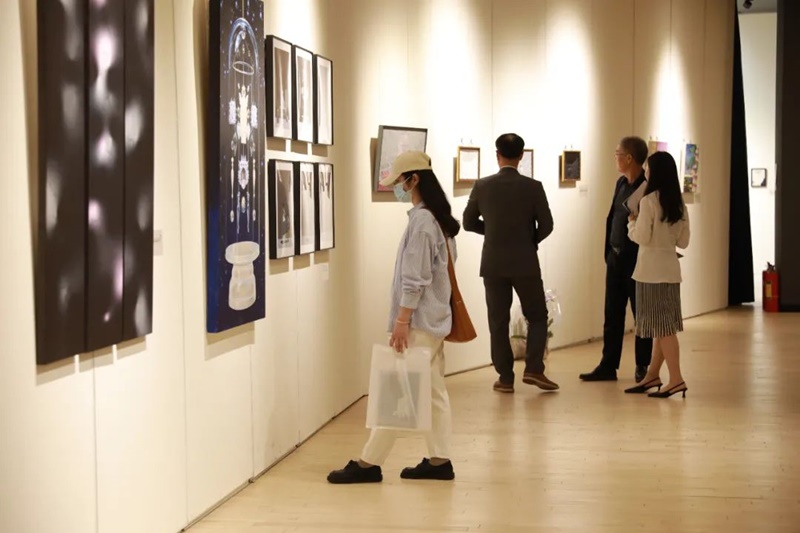 韩中艺术之桥梁：《央美、清华韩中学生交流展“解放-黑房”》 : Korea 