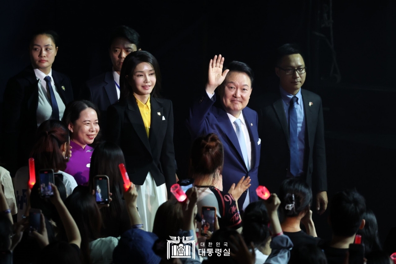 “Đêm giao lưu văn hóa Việt Hàn” với sự xuất hiện đầy tự hào của các đại biểu Việt Nam, Hàn Quốc. (Ảnh: Văn phòng Tổng thống Hàn Quốc) 