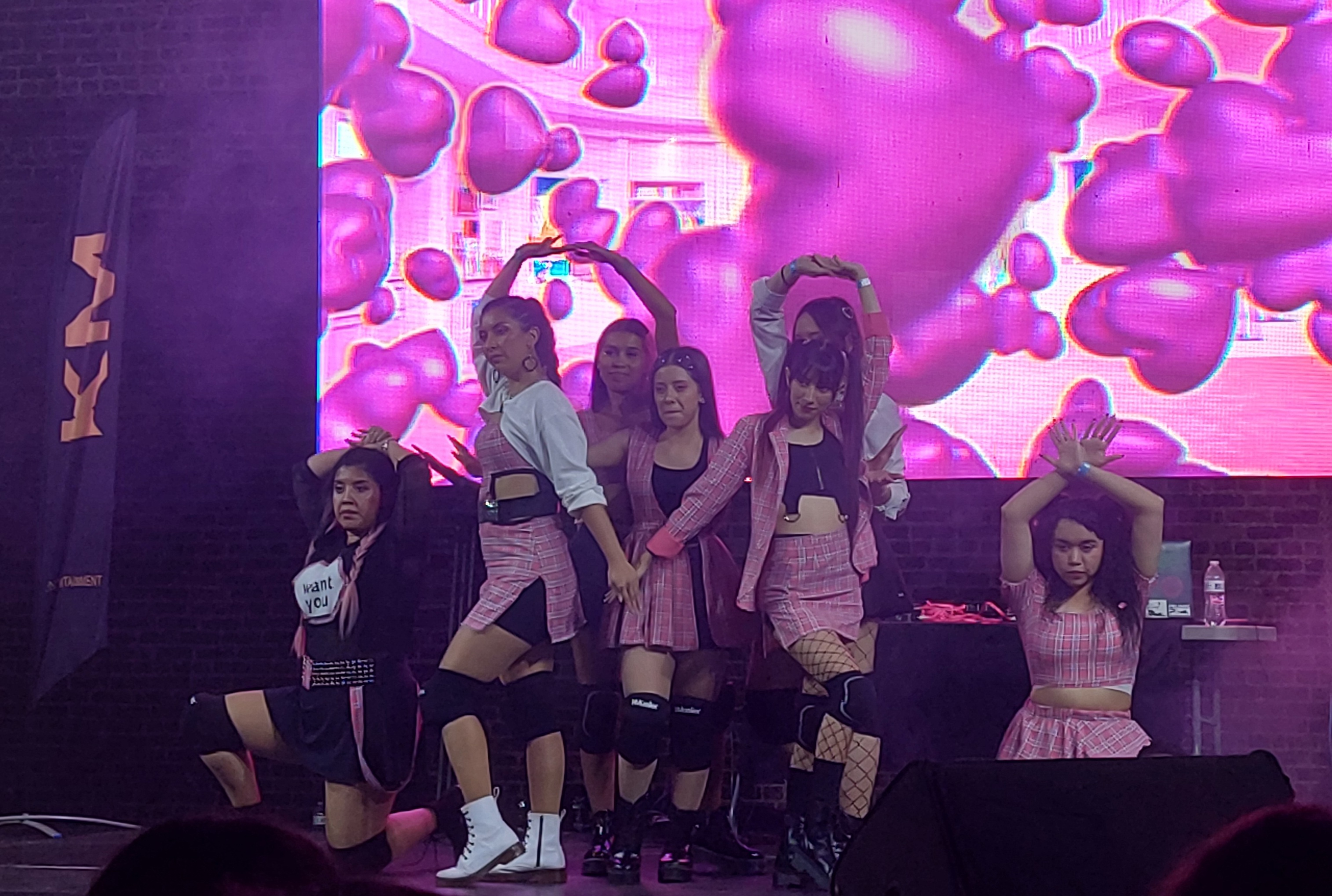 Las integrantes del grupo de 'dance cover', KSis, se presentan en la apertura del Haru Fest. | Verónica Cabrera Guillén