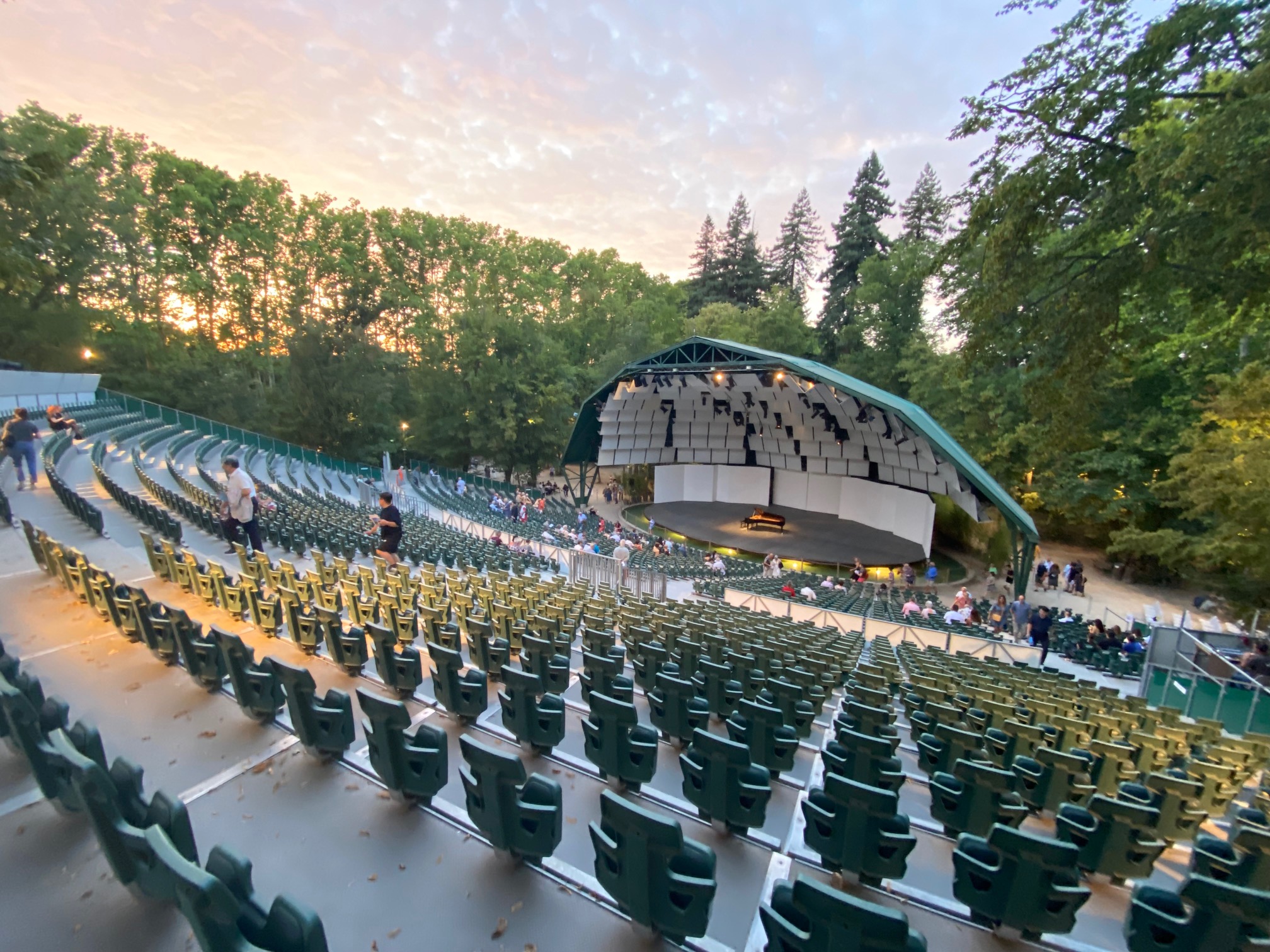 L’auditorium de plein air du Parc du Château Florans de La Roques-d’Anthéron © Danielle Tartaruga