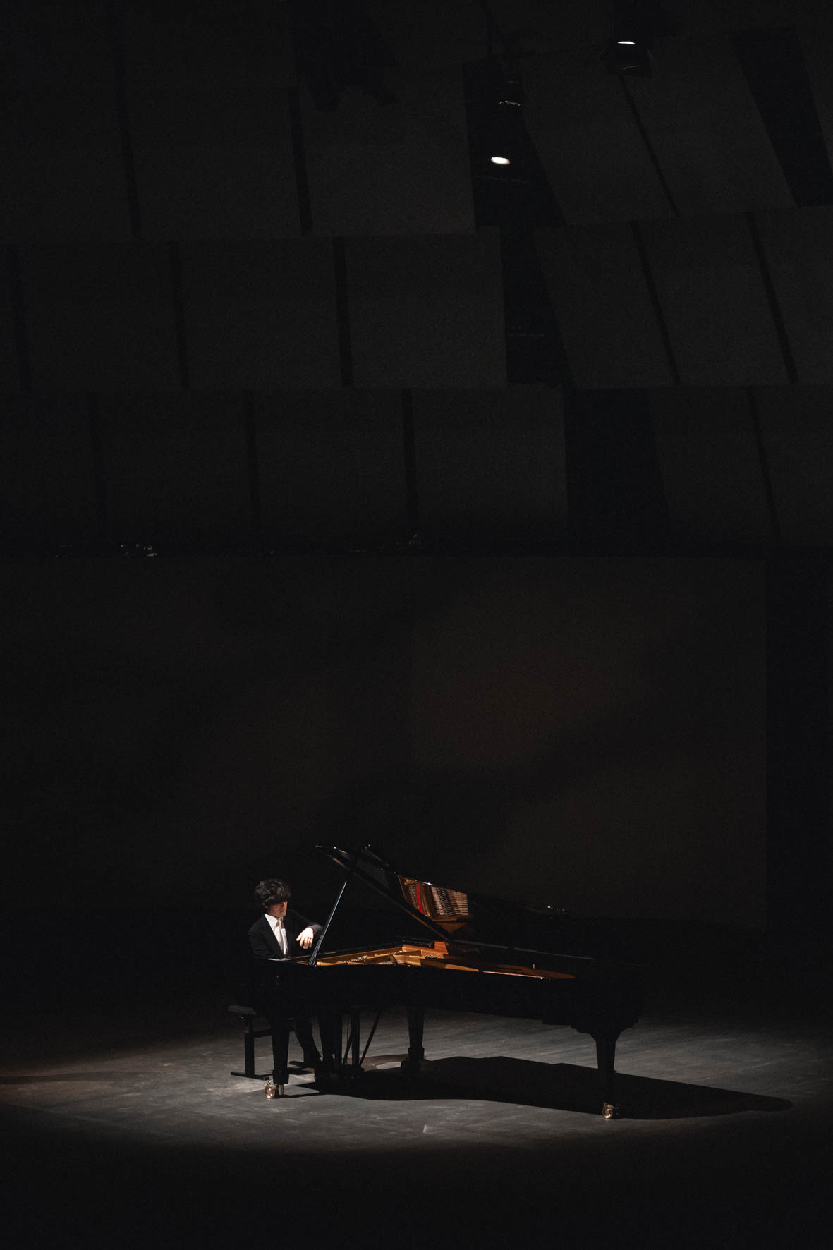 Yunchan Lim pendant son concert le 18 août au Festival International de Piano de La Roques-d’Anthéron. © Valentine Chauvin 