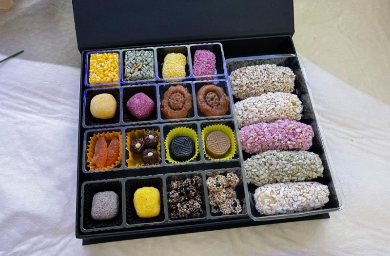 Một set Hangwa thường được dùng làm quà tặng gia đình, bạn bè, đồng nghiệp trong các dịp lễ tết. (Ảnh: Nguyễn Hà Linh)