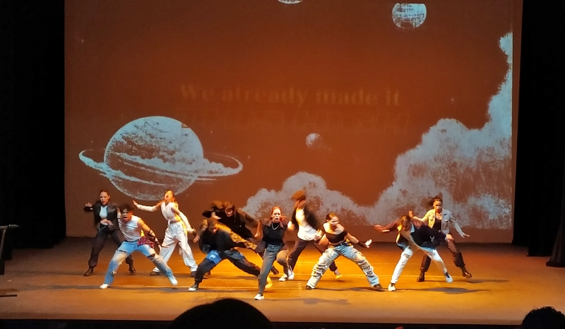 El 23 de julio, algunos participantes se presentan el cover dance de K-pop durante el Festival Hallyu 2023, llevado a cabo en el Centro Cultural Chacao, en Caracas.