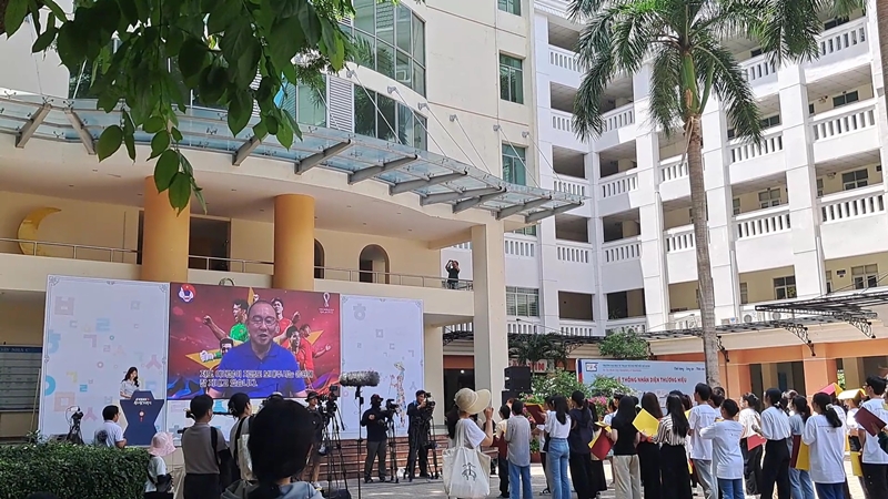 Sự xuất hiện của huấn luyện viên Park Hang Seo là một bất ngờ do Ban tổ chức mang đến cho các bạn thí sinh. (Ảnh: Nguyễn Khánh Tuệ) 