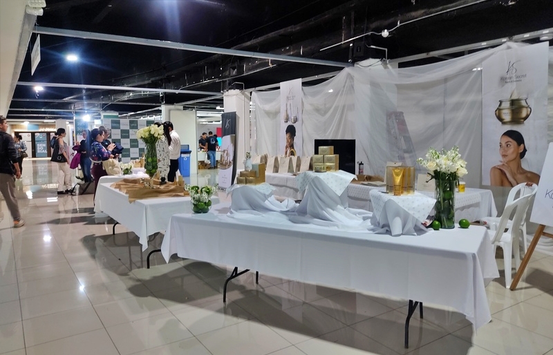 Emprendimientos locales exhiben sus catálogos de productos donde destacan salud, belleza, entre otros. En su mayoría los productos provienen de marcas surcoreanas.