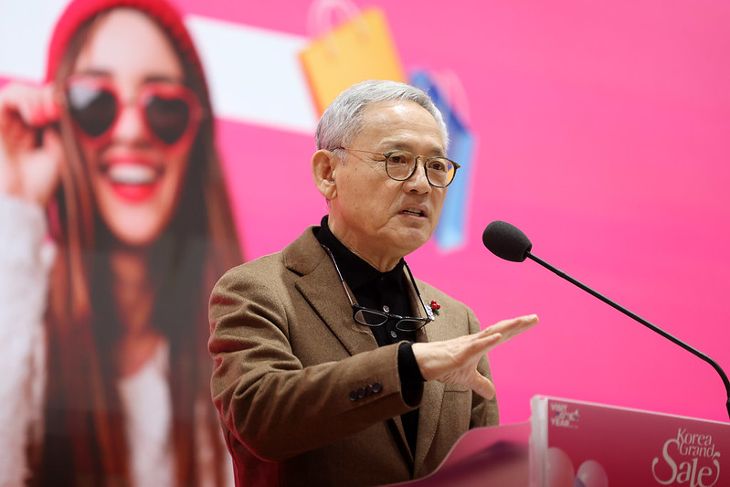 Minister of Culture, Sports and Tourism Yu In Chon on Jan. 11 delivers a welcoming speech at the opening ceremony of the Korea Grand Sale 2024 at Ondream Society in the Myeong-dong neighborhood of Seoul's Jung-gu District. 